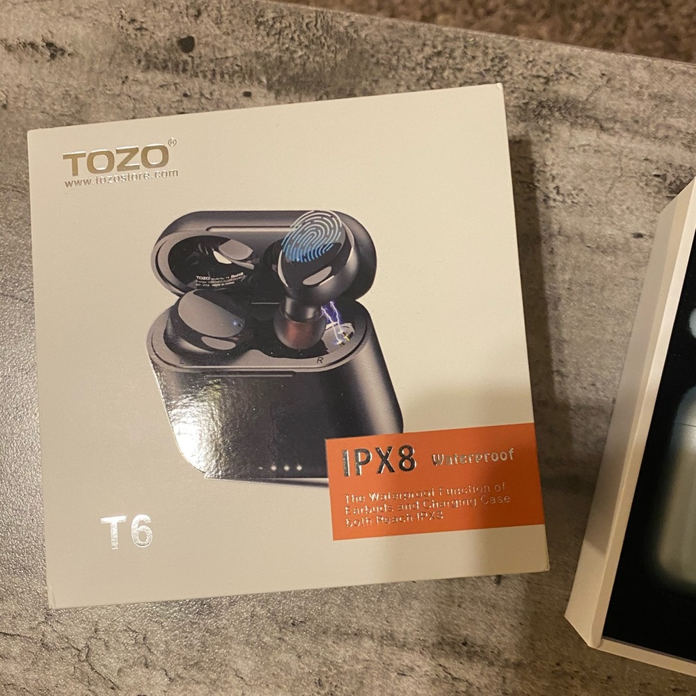 Wireless earbuds